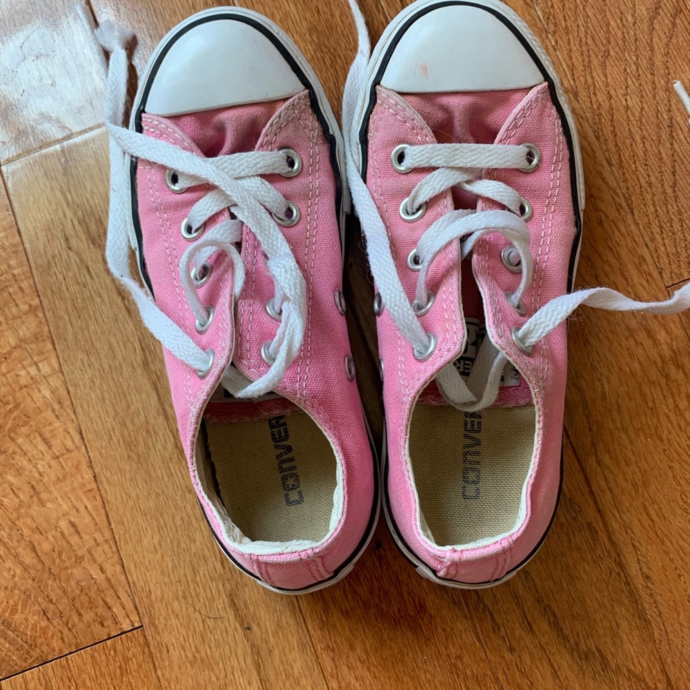 Girls converse
